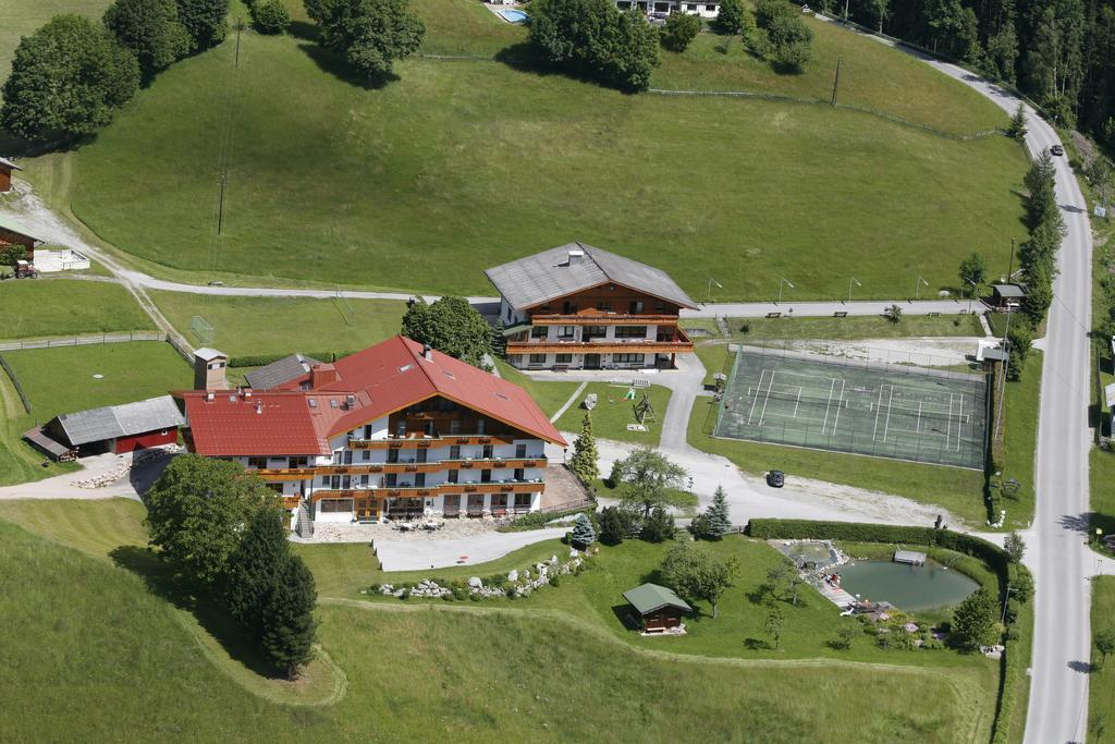 Landhotel Kielhuberhof ラムサウ・アム・ダッハシュタイン エクステリア 写真