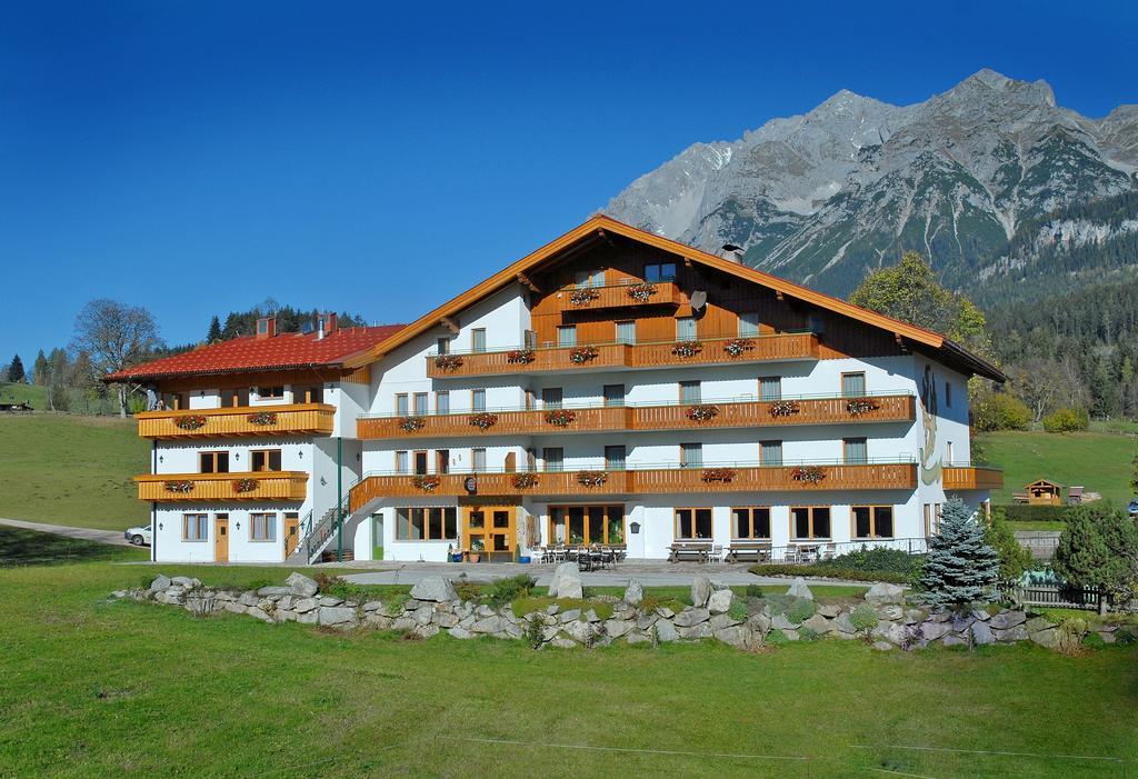 Landhotel Kielhuberhof ラムサウ・アム・ダッハシュタイン エクステリア 写真