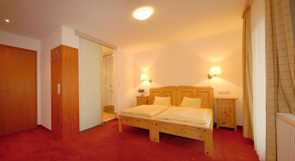 Landhotel Kielhuberhof ラムサウ・アム・ダッハシュタイン 部屋 写真
