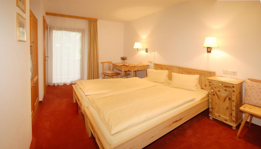 Landhotel Kielhuberhof ラムサウ・アム・ダッハシュタイン エクステリア 写真
