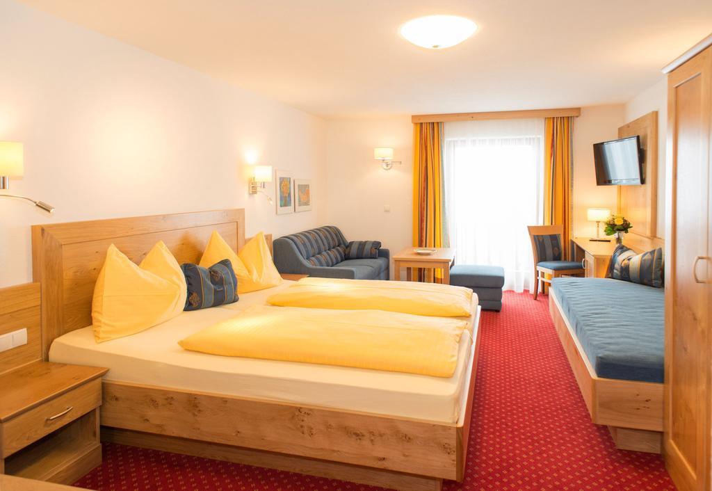 Landhotel Kielhuberhof ラムサウ・アム・ダッハシュタイン エクステリア 写真