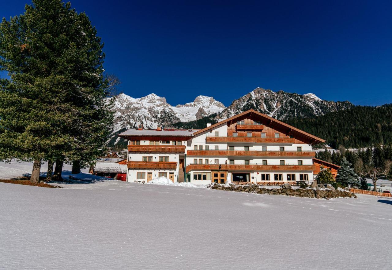 Landhotel Kielhuberhof ラムサウ・アム・ダッハシュタイン エクステリア 写真